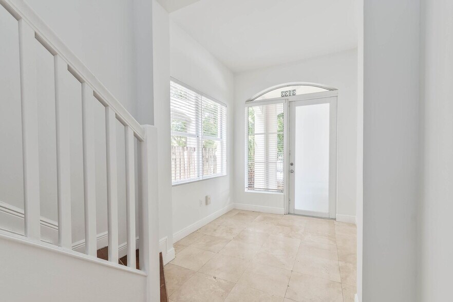 Building Photo - 3133 Hibiscus St