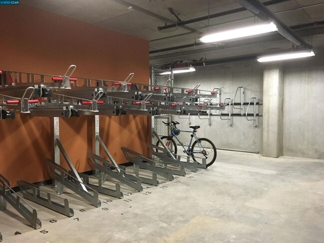 Building Photo - NEW CONSTRUCTION Funky 600sf 1BR/1BA Mid-Market AVAILABLE NOW