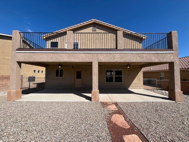 Building Photo - Roomy 3 Bedroom 2 Bathroom Home In Los Lunas!