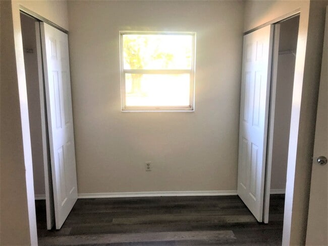 Building Photo - 3BR/2BA Home w/ a Deck!! NO APPLICATION FEE!
