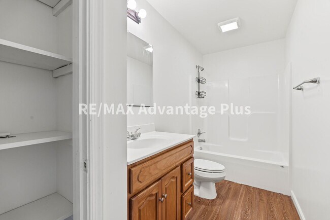 Building Photo - 408 Winston St