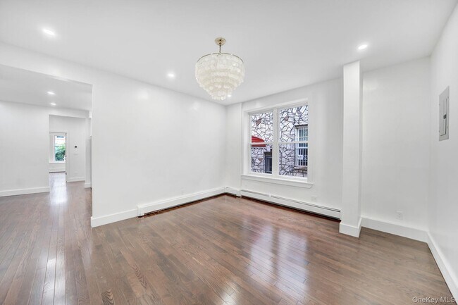 Building Photo - 251 E 46th St