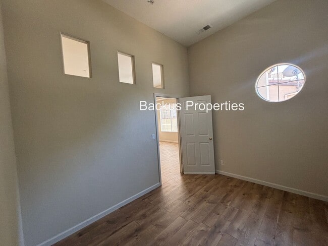 Building Photo - Great home in North Salinas with office/bo...