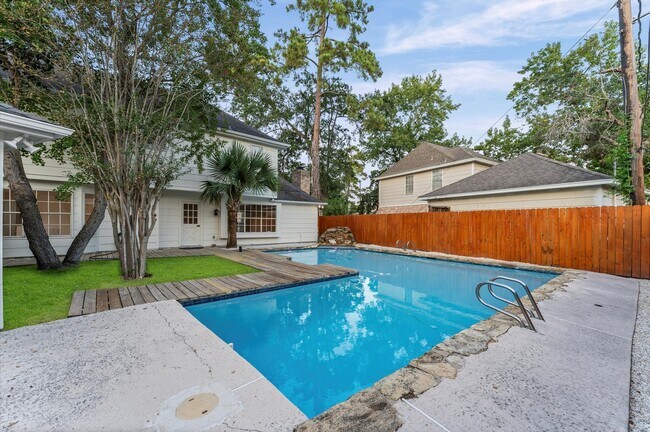 Building Photo - 15807 Crystal Brook Dr