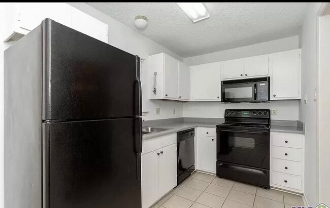 Building Photo - 1704 Brightside Dr