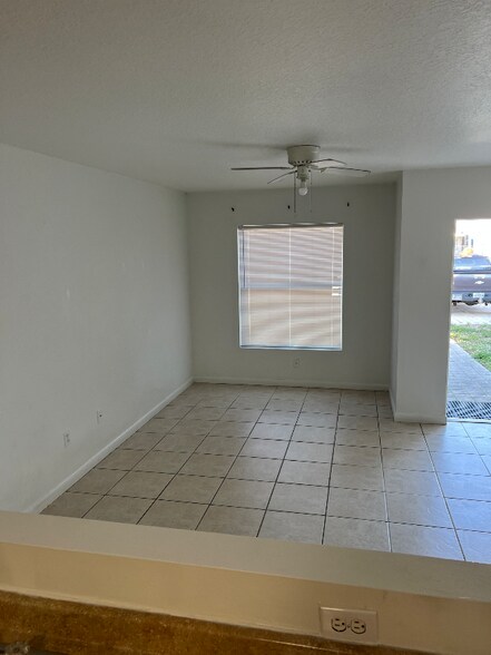 Building Photo - 1311 Emerald Terrace