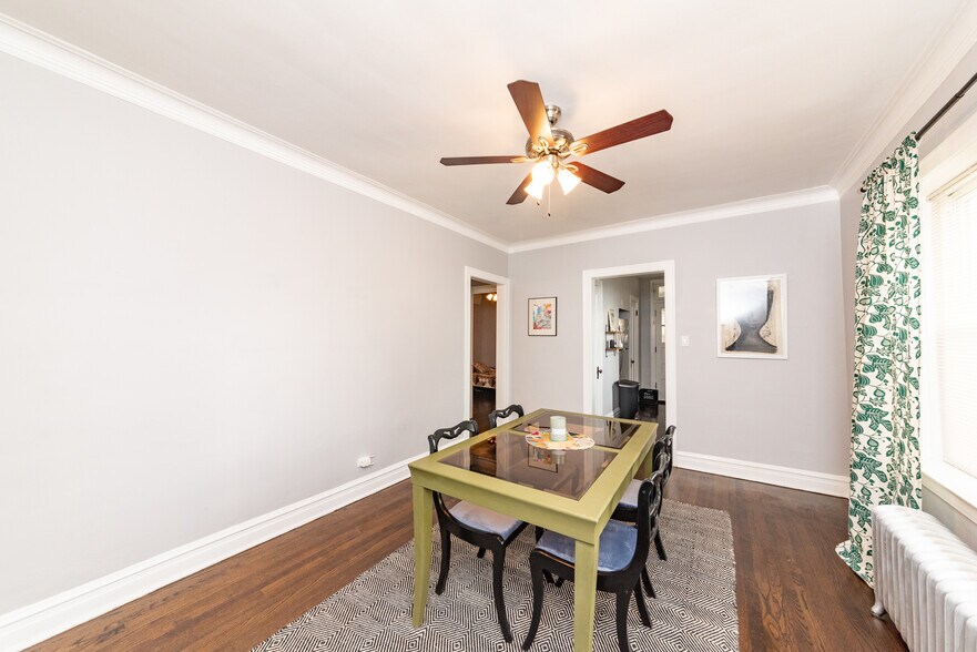 Building Photo - 4014 W Nelson St