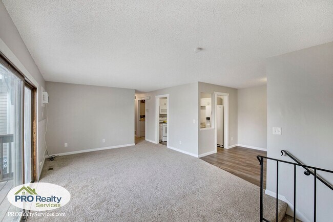 Building Photo - 2 Bedroom Townhome **Free May Rent with a May 2026 Move In**