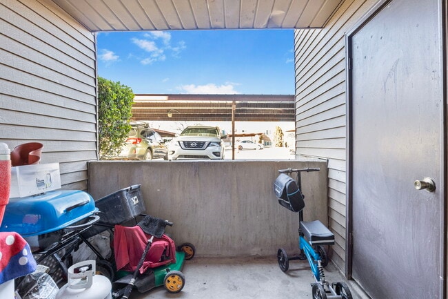 Building Photo - 4160 S Oak Meadows Dr