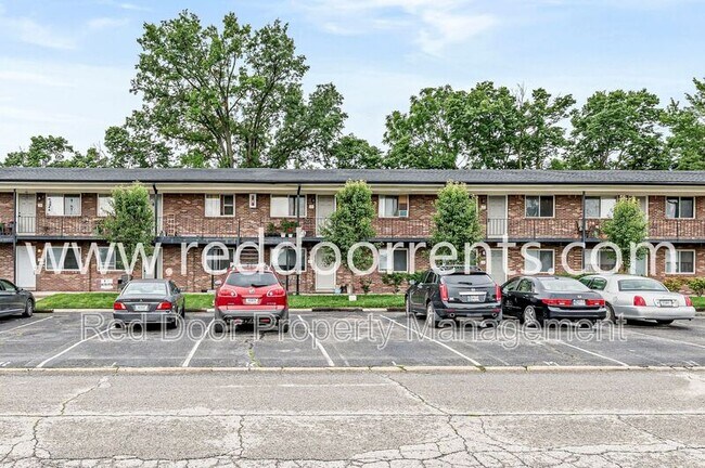 Building Photo - 10301 Medallion Dr