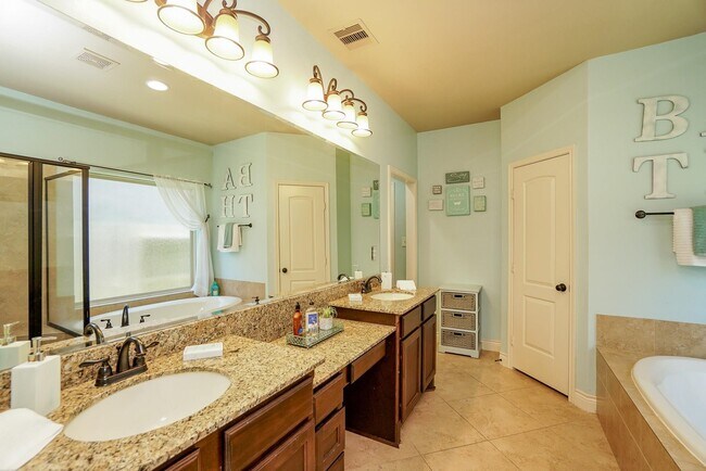 Building Photo - 27119 Ashley Hills Ct