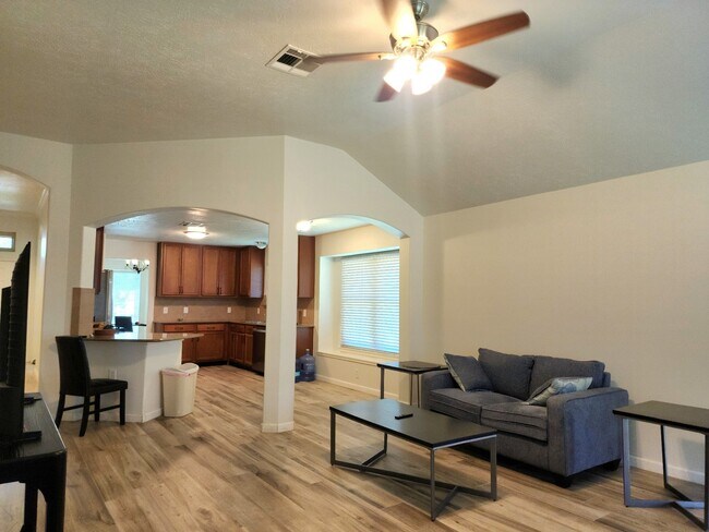 Building Photo - 11742 Fortune Park Dr