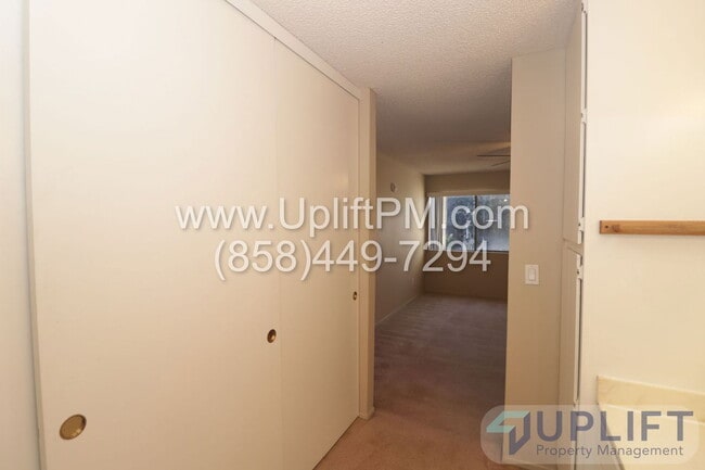 Building Photo - 1908 Via Las Palmas