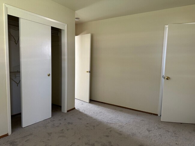 Building Photo - 3 Bedroom in Santa Clara