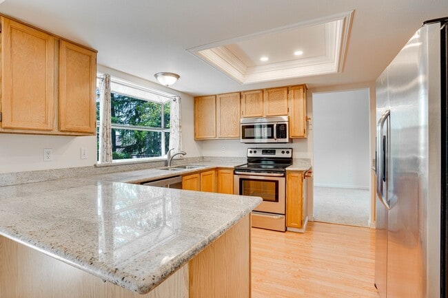 Building Photo - 4 Bedroom 2.5 Baths+ Bonus Home Office/ Woodinville $3850 per Month