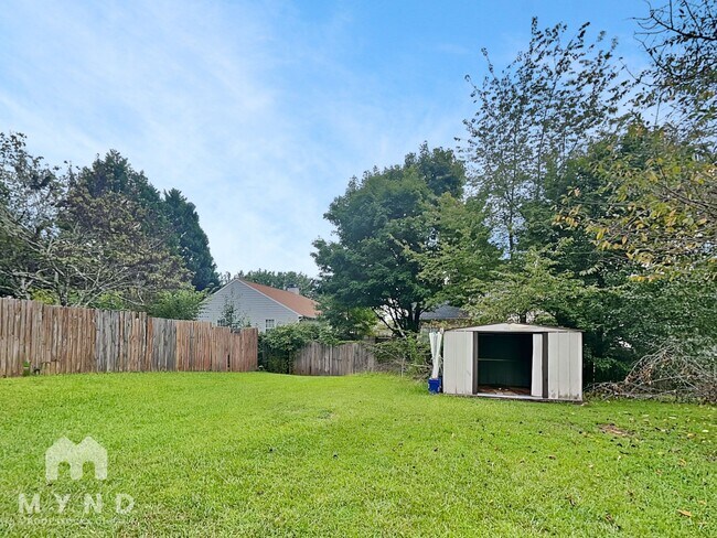 Building Photo - 2395 Raven Cir