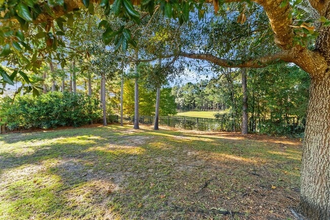 Building Photo - 554 Camellia Ct