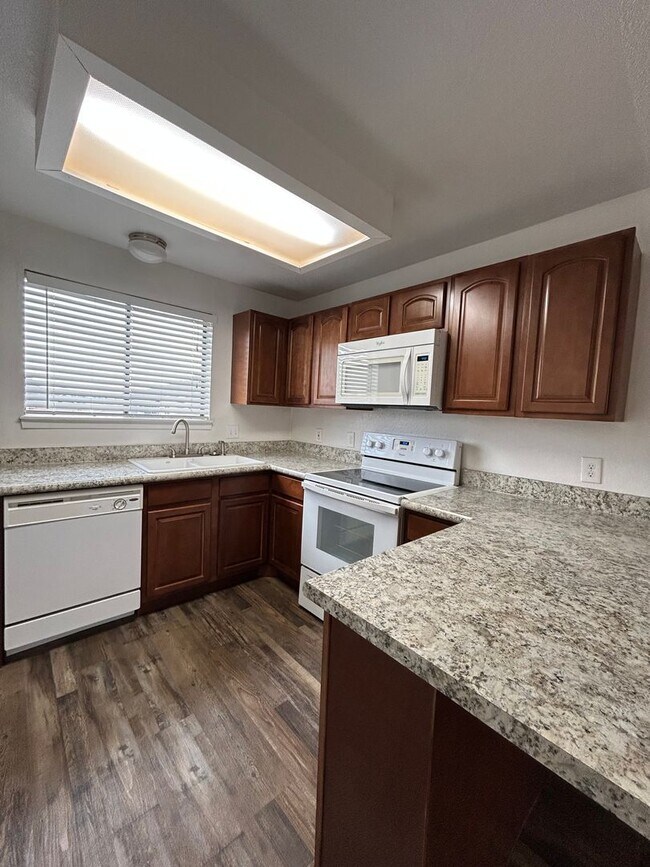 Building Photo - 2 BR/1 BA Condo in Desirable Area of Wesminster, CO