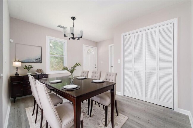 Building Photo - 665 S Eugenia Pl NW