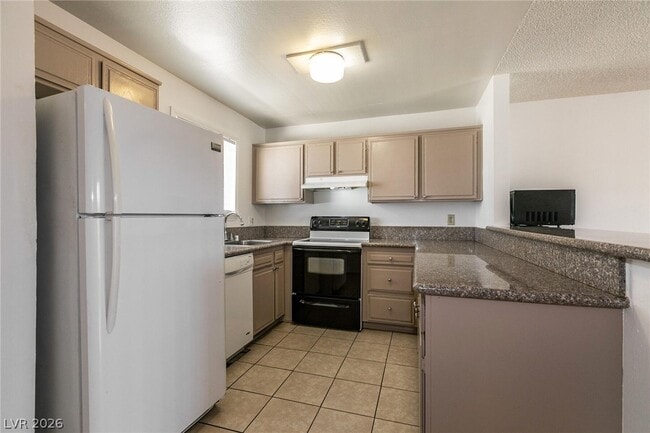 Building Photo - 5404 S Swenson St