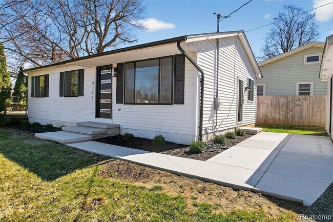 Building Photo - 4171 Mapleleaf Rd