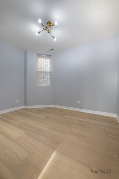 Building Photo - 2821 S Emerald Ave