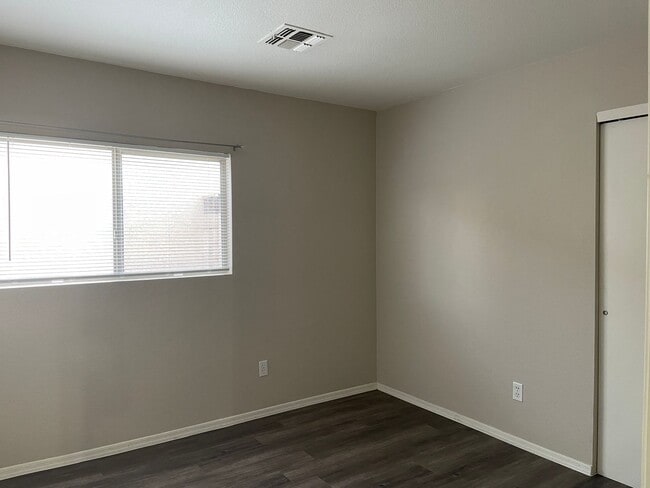 Building Photo - Rita Ranch Charmer 3Bdm 2Ba home, availabl...