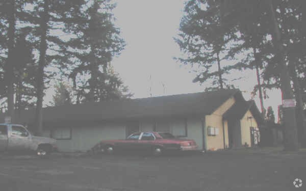 Primary Photo - Robins Glen Apartments