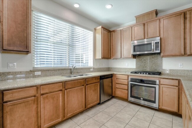 Building Photo - MODERN LUXURY IN SCENIC COMMUNICATIONS HILL LIGHT-FILLED INTERIORS WITH GREENBELT VIEWS