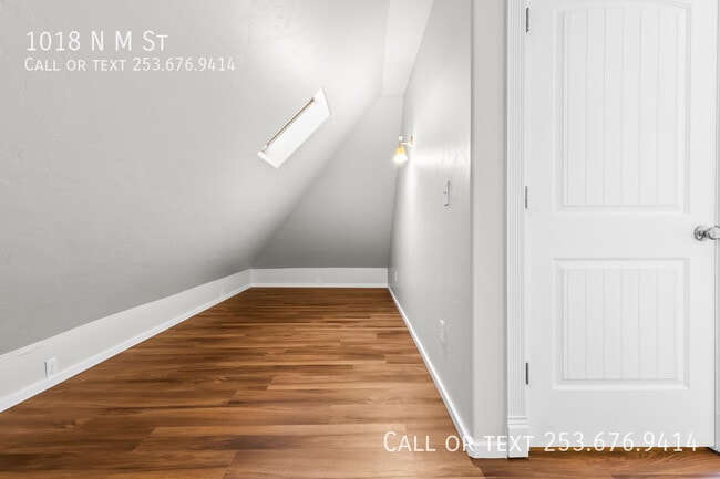 Building Photo - 1018 N M St