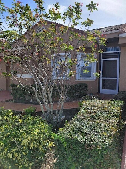 Building Photo - 11000 Ladera Ln