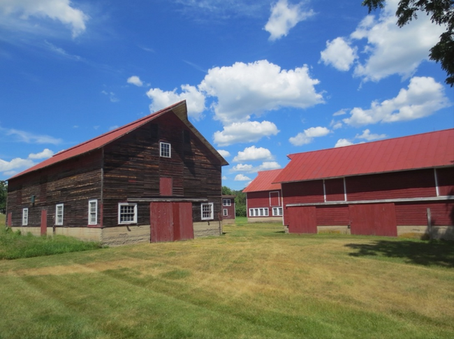 Building Photo - 36 Willowdale Farm Rd