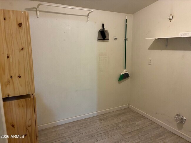 Building Photo - 6713 W Carol Ave