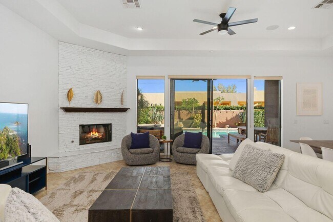Building Photo - 51200 Calle Paloma