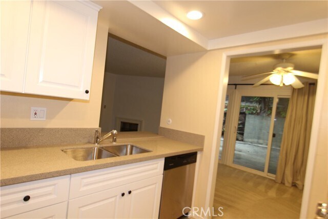 Building Photo - 1137 Rosecrans Ave