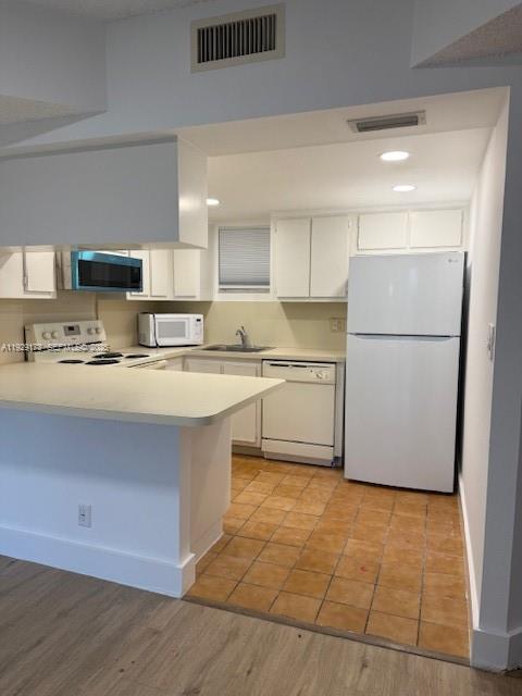 Building Photo - 8290 Lake Dr