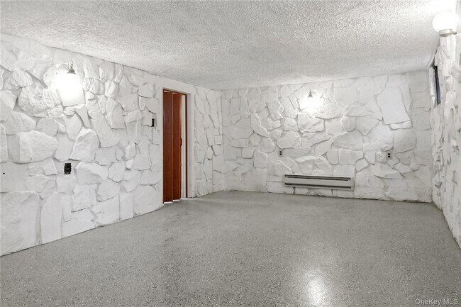 Building Photo - 378 Broadway