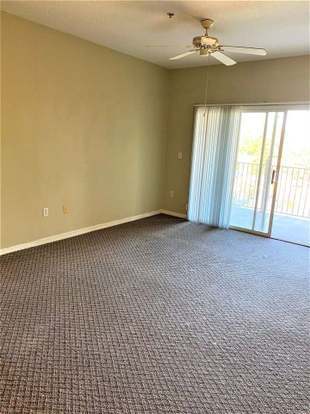 Building Photo - 625 Fairway Dr