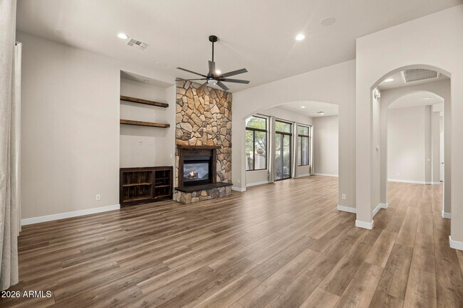 Building Photo - 3653 E Sands Dr