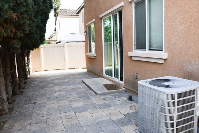 Building Photo - 3225 Donovan Ranch Rd