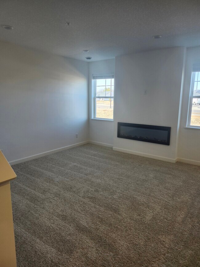 Building Photo - 10531 Harbor Ln N