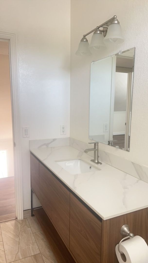 Building Photo - 1356 Bobolink Dr