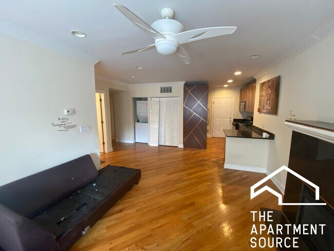 Building Photo - 2242 W Morse Ave