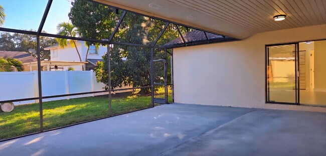 Building Photo - 11516 SW 54th St