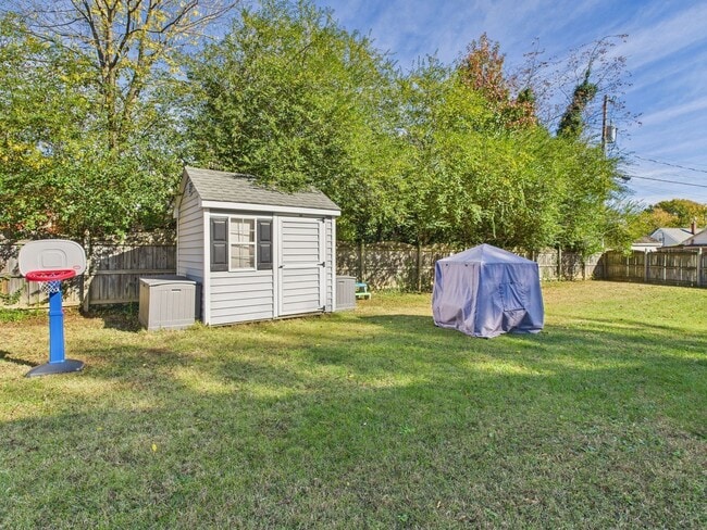 Building Photo - 7016 Tulane Ave