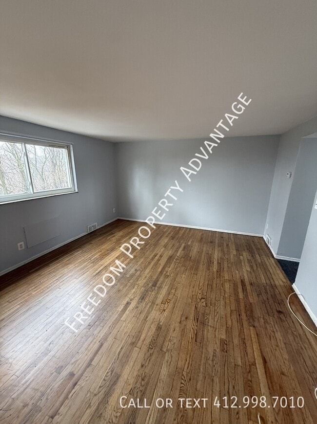 Building Photo - 2415 Park Hill Dr