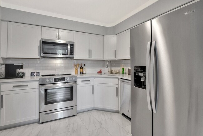 Building Photo - 8687 River Homes Lane