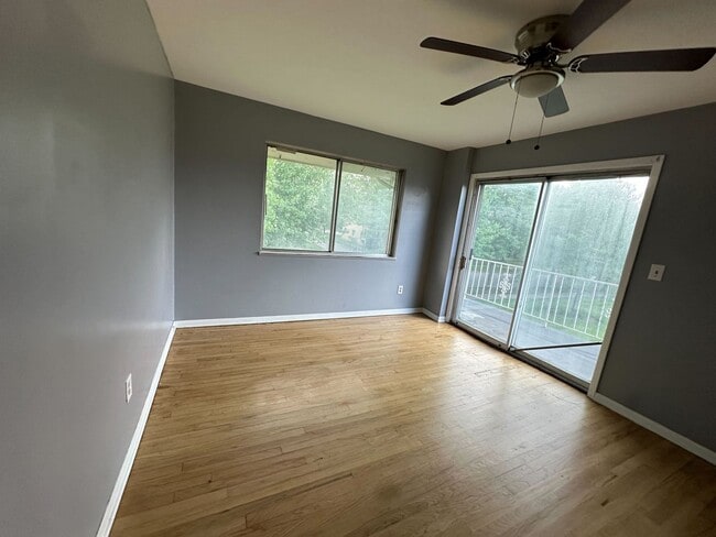 Building Photo - Discover this newly renovated 3-bedroom, 1.5-bath home in Euclid