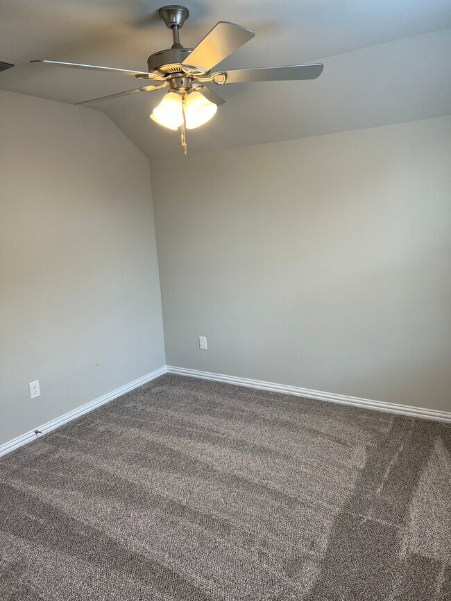 Building Photo - 212 Wayside Ct