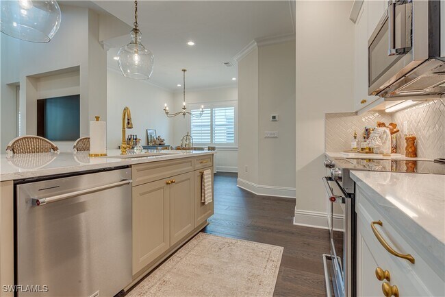 Building Photo - 7213 Saona CT